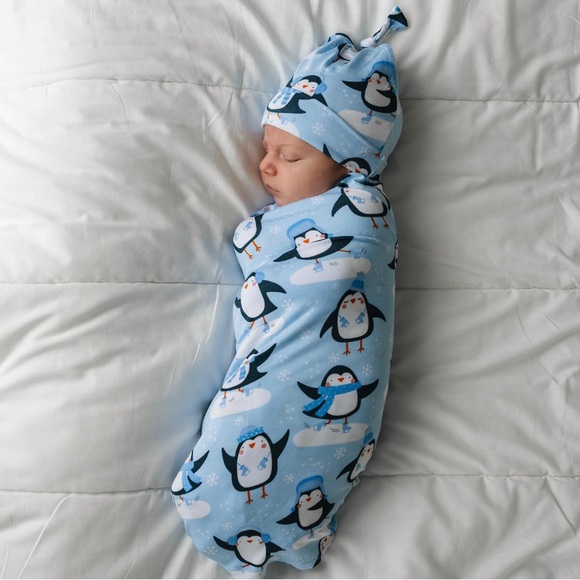❄️🐧NIB LS Penguin Swaddle Set🐧❄️ - Picture 2 of 3